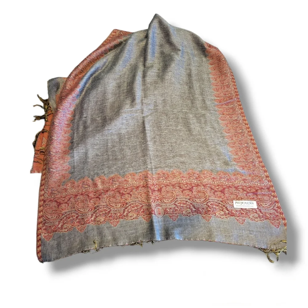 Pashmina shawl/wrap - Picture 4 of 5